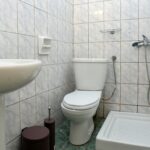 Grcka apartmani letovanje, Potos, Tasos, Toula, kupatilo